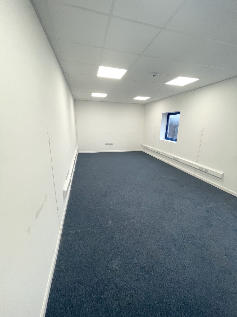First floor office space : light idustrial creative artist studio to rent in E18 S South Woodford Pic 6