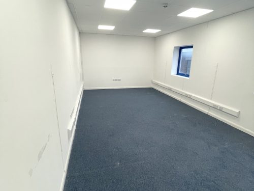 First floor office space : light idustrial creative artist studio to rent in E18 S South Woodford Pic 6