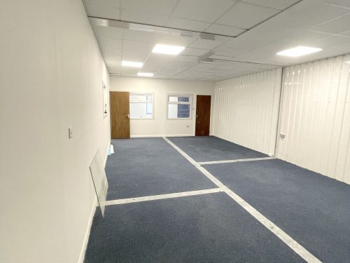 First floor office space : light idustrial creative artist studio to rent in E18 S South Woodford Pic 6