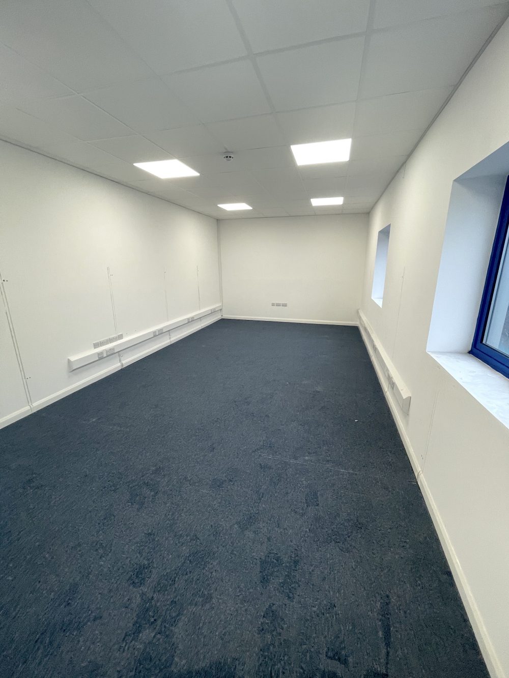 First floor office space : light idustrial creative artist studio to rent in E18 S South Woodford Pic 7