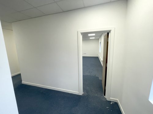 First floor office space : light idustrial creative artist studio to rent in E18 S South Woodford Pic 9