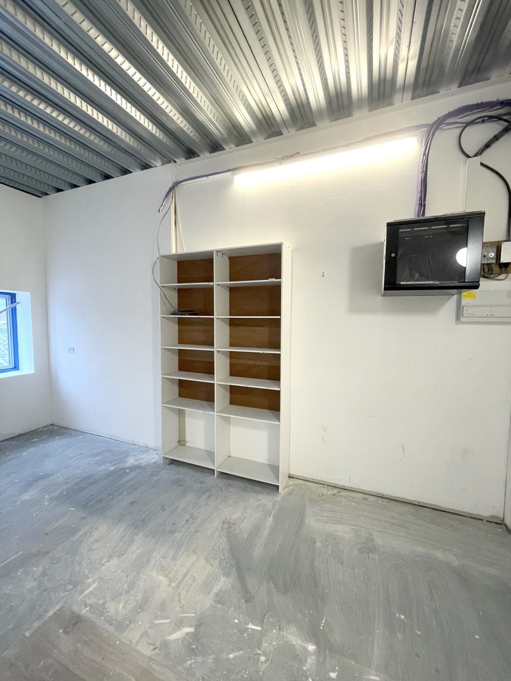 First floor office space : light idustrial creative artist studio to rent in E18 S South Woodford Pic 9