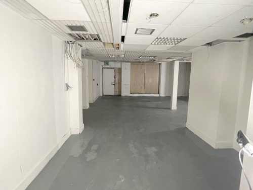 Huge Ground Floor Shop to rent on Wandsworth High Street SW18 Pic12