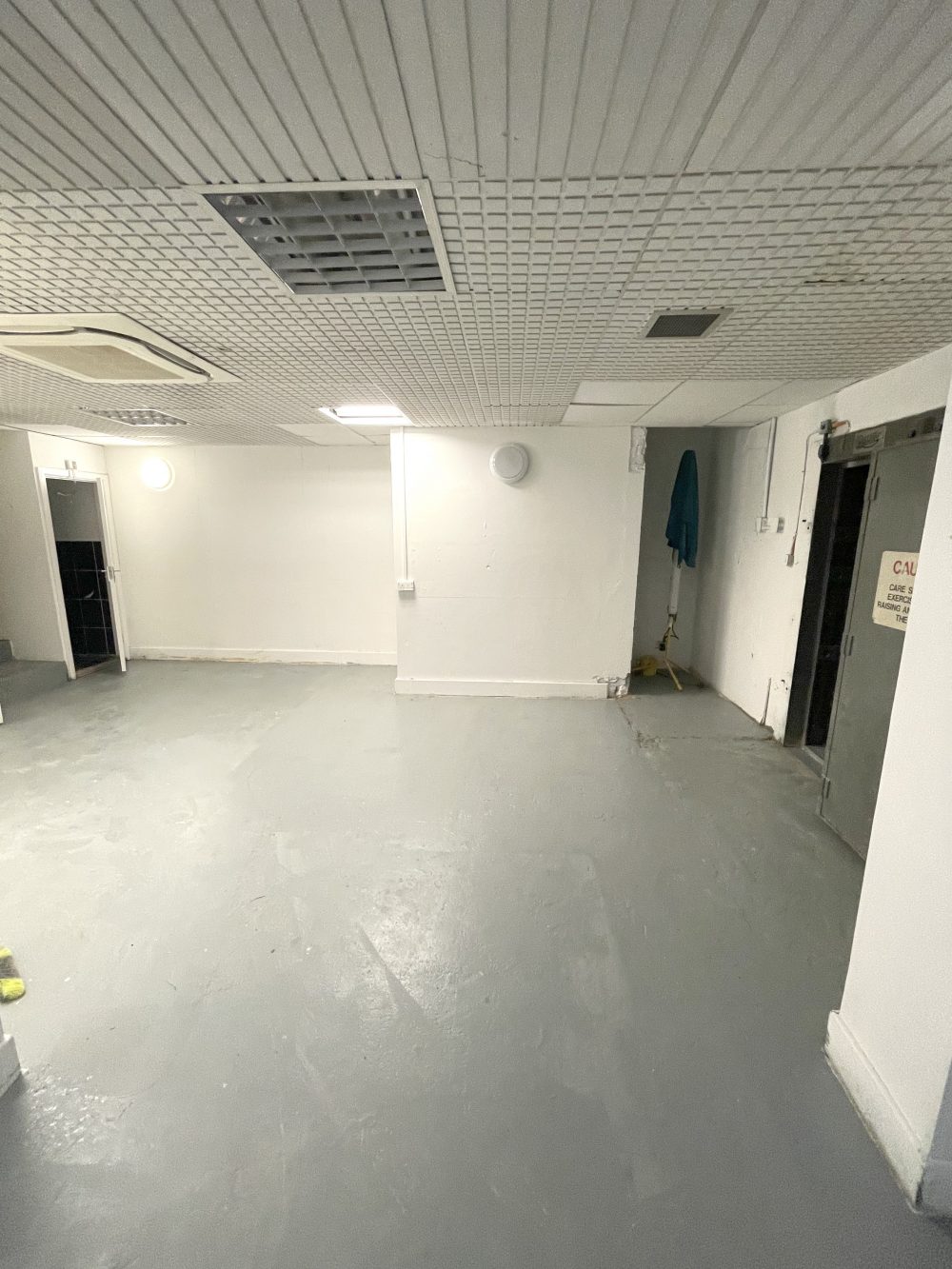 Huge Ground Floor Shop to rent on Wandsworth High Street SW18 Pic13