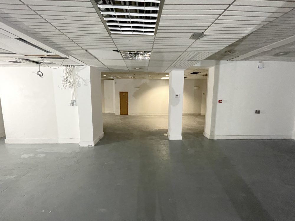 Huge Ground Floor Shop to rent on Wandsworth High Street SW18 Pic39