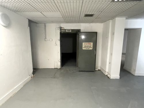 Huge Ground Floor Shop to rent on Wandsworth High Street SW18 Pic7