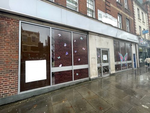 Huge Ground Floor Shop to rent on Wandsworth High Street SW18 Pic2