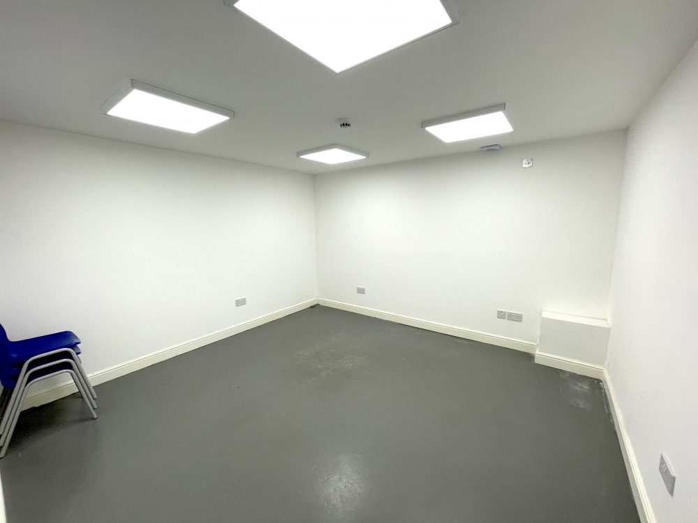 Creative Art Studio : Light industrial Space available to rent in converted warehouse in E9 Hackney Wick Wallis Road Main Yard Studios Pic3