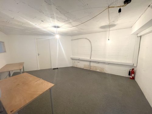 E9 Homerton Mackintosh Lane Warehouse Studio : Light industrial art studio To rent Pic10