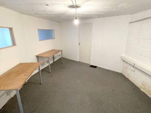 E9 Homerton Mackintosh Lane Warehouse Studio : Light industrial art studio To rent Pic12