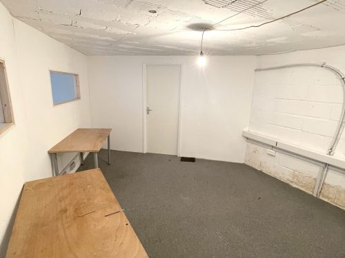 E9 Homerton Mackintosh Lane Warehouse Studio : Light industrial art studio To rent Pic2