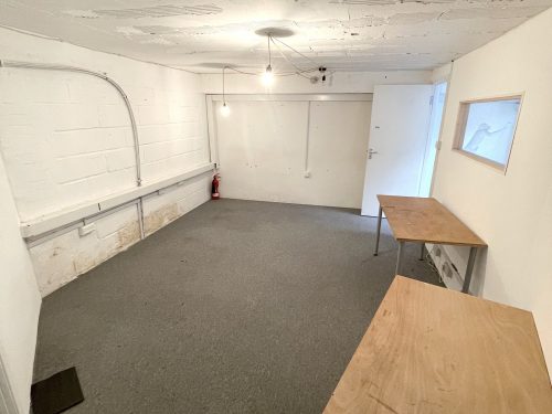 E9 Homerton Mackintosh Lane Warehouse Studio : Light industrial art studio To rent Pic4