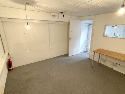 E9 Homerton Mackintosh Lane Warehouse Studio : Light industrial art studio To rent Pic6