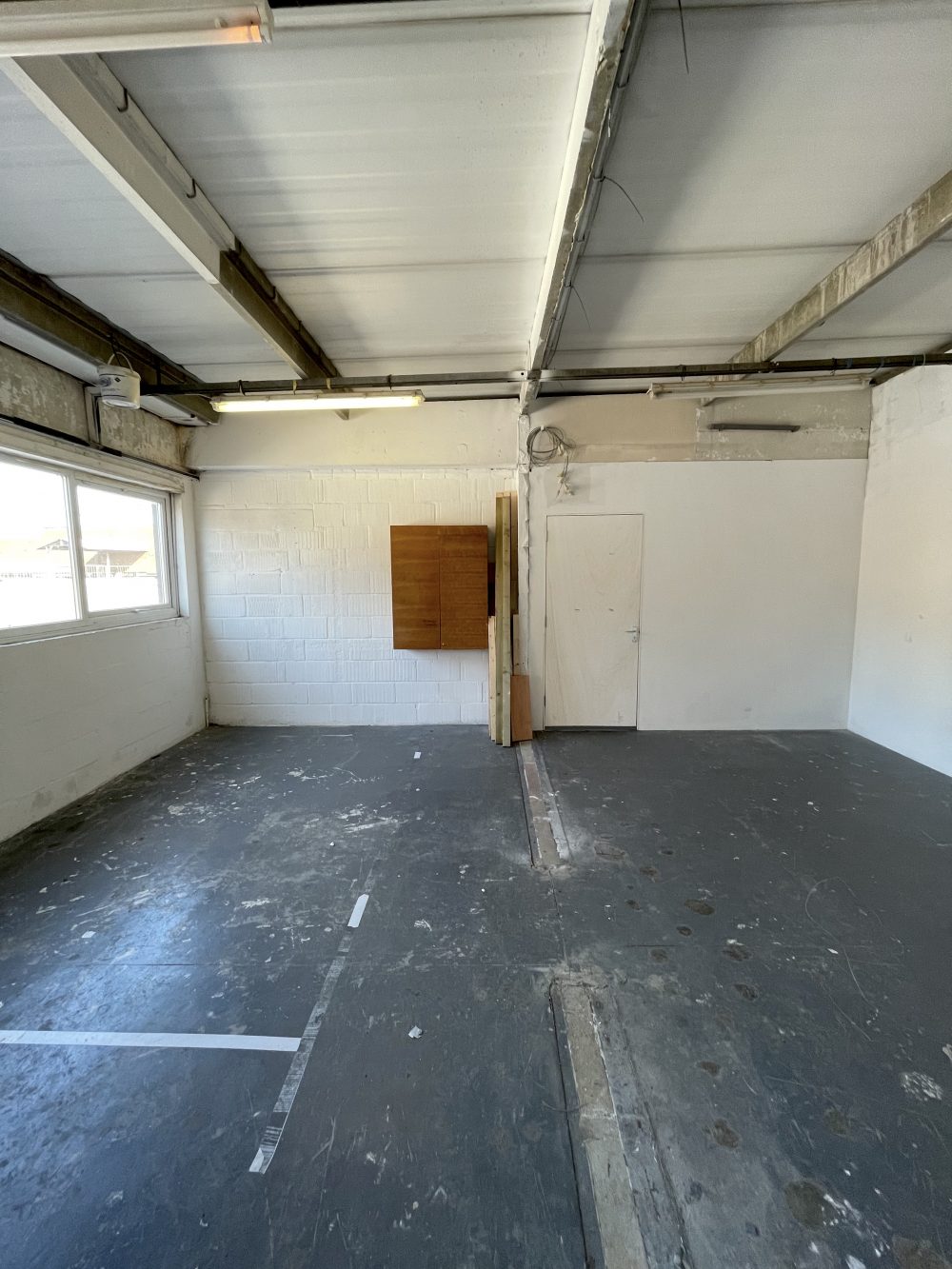 E9 Hackney Wick White Post Lane Queens Yard Warehouse Studio conversion : Light industrial art studio To rent Pic11