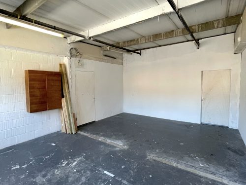 E9 Hackney Wick White Post Lane Queens Yard Warehouse Studio conversion : Light industrial art studio To rent Pic14