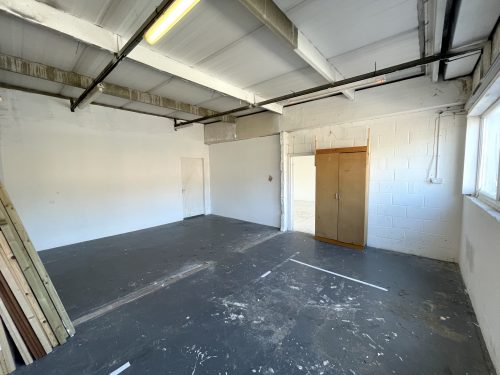 E9 Hackney Wick White Post Lane Queens Yard Warehouse Studio conversion : Light industrial art studio To rent Pic14