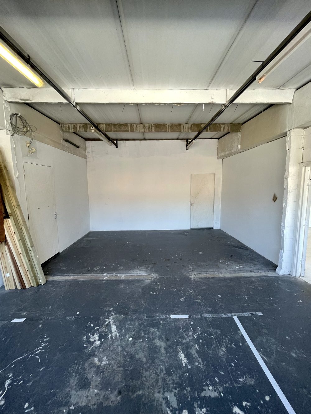 E9 Hackney Wick White Post Lane Queens Yard Warehouse Studio conversion : Light industrial art studio To rent Pic7