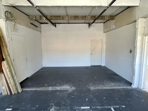 E9 Hackney Wick White Post Lane Queens Yard Warehouse Studio conversion : Light industrial art studio To rent Pic7