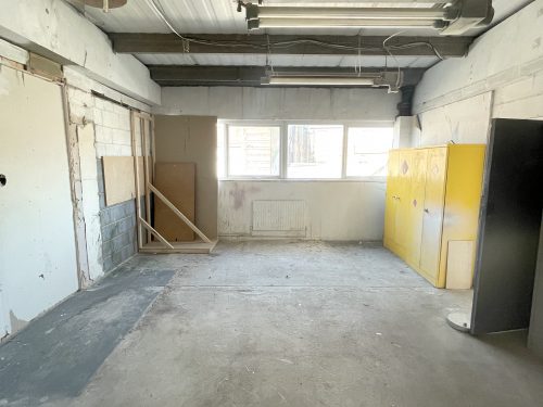 E9 Hackney Wick White Post Lane Queens Yard Warehouse Studio conversion : Light industrial art studio To rent Pic7