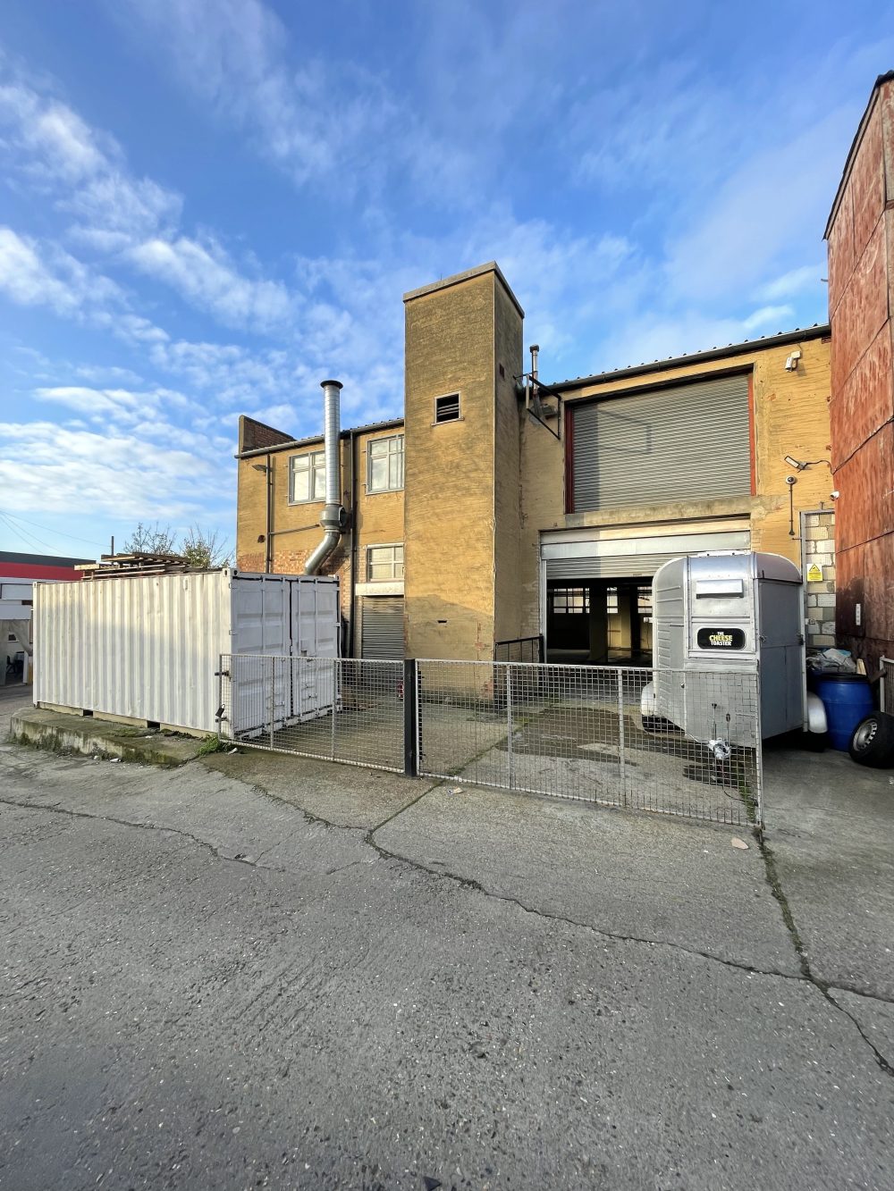 E3 Bow -Warehouse to rent for artists 2