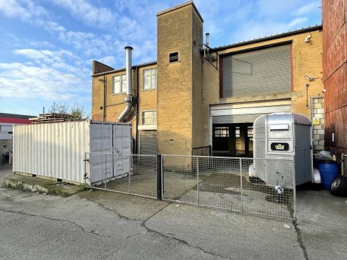 E3 Bow -Warehouse to rent for artists 2