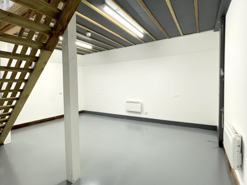 N15 Seven Sisters (Markfield Road) -Warehouse : Art Studio to rent for artists 4