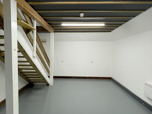 N15 Seven Sisters (Markfield Road) -Warehouse : Art Studio to rent for artists 5