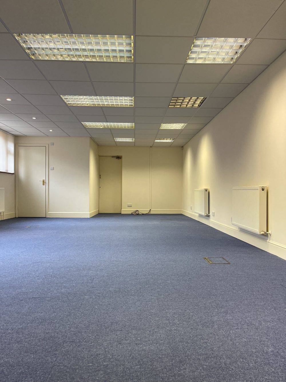 N12 Finchley High Road – Live work unit to rent with parking 28