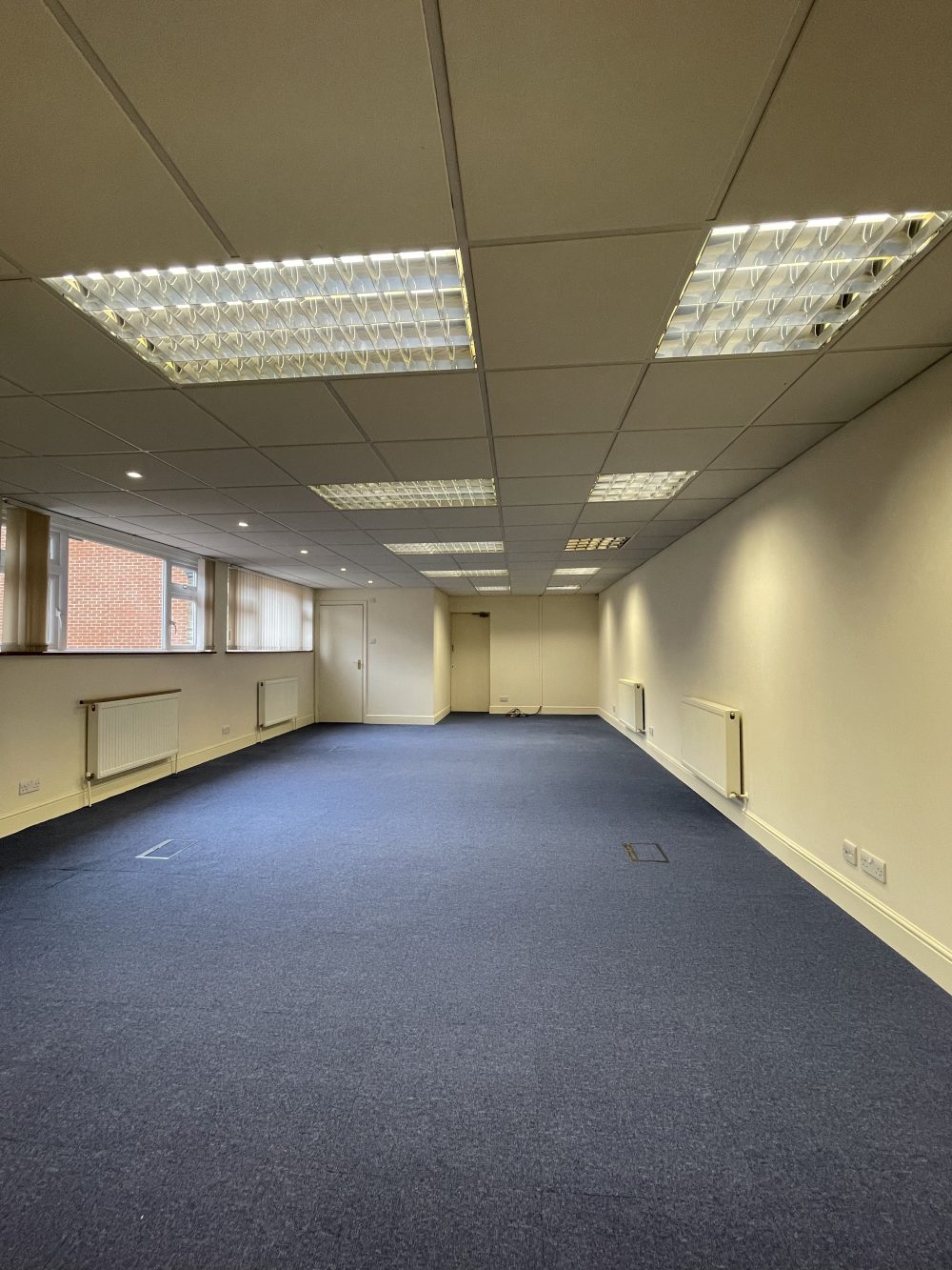 N12 Finchley High Road – Live work unit to rent with parking 29