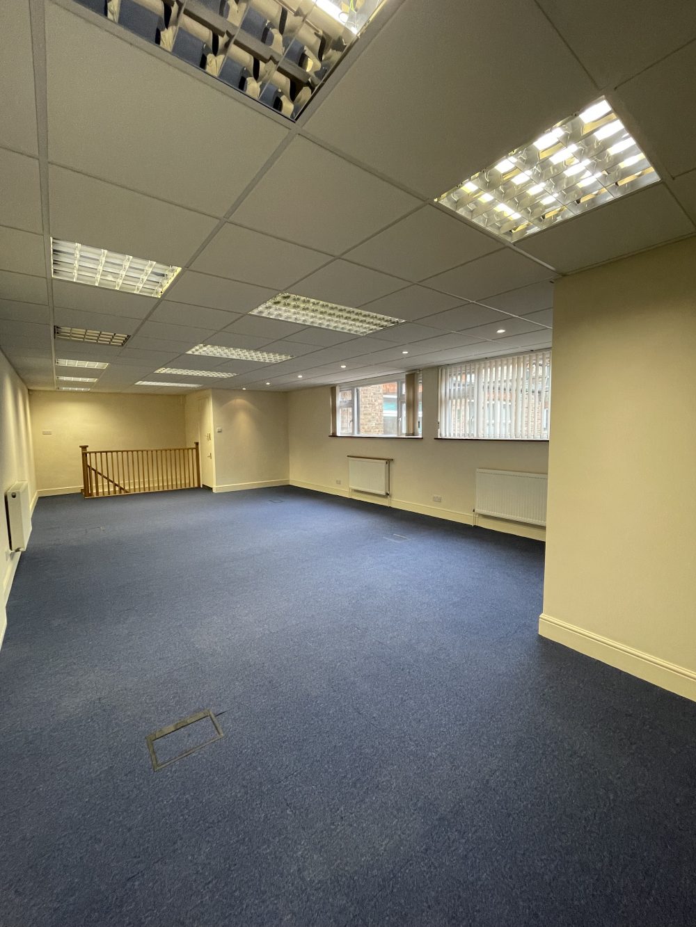 N12 Finchley High Road – Live work unit to rent with parking 30