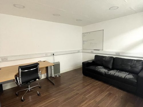 N15 Seven Sisters (High Cross, Fountayne Road) – Live work style Warehouse Unit to rent for artists 9
