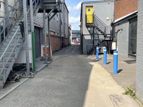 E18 735 sq ft ground floor warehouse unit to rent with 24 hour access1