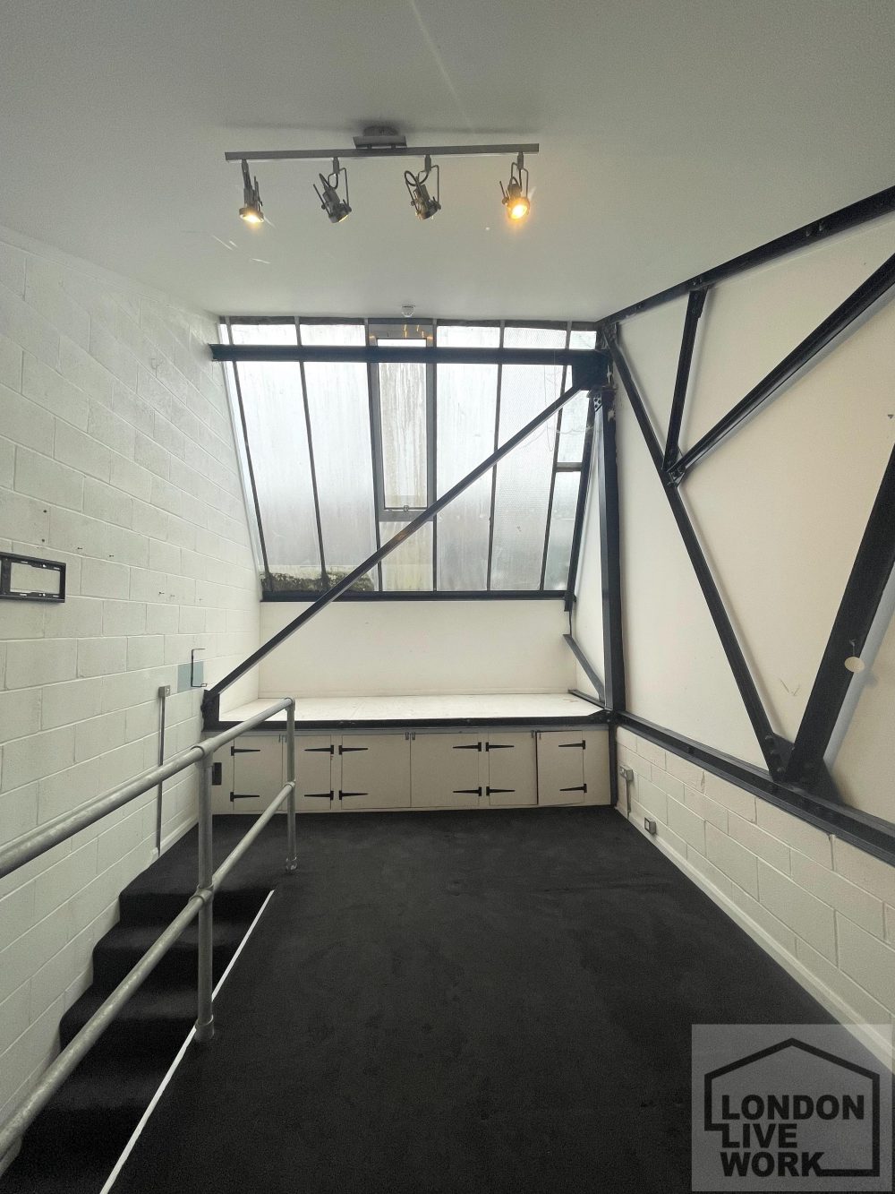 Art : Creative Studio to Rent in Warehouse in Hale Studios N17 2