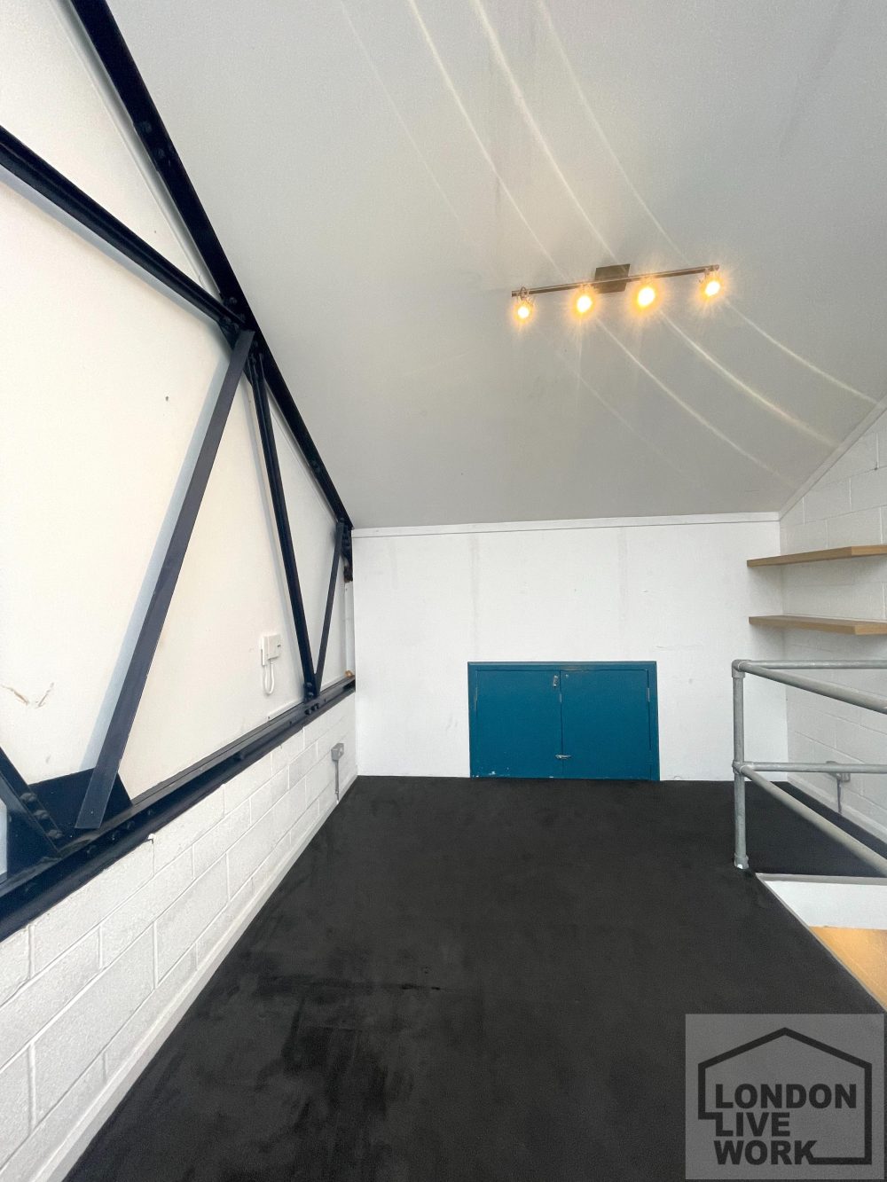 Art : Creative Studio to Rent in Warehouse in Hale Studios N17 4