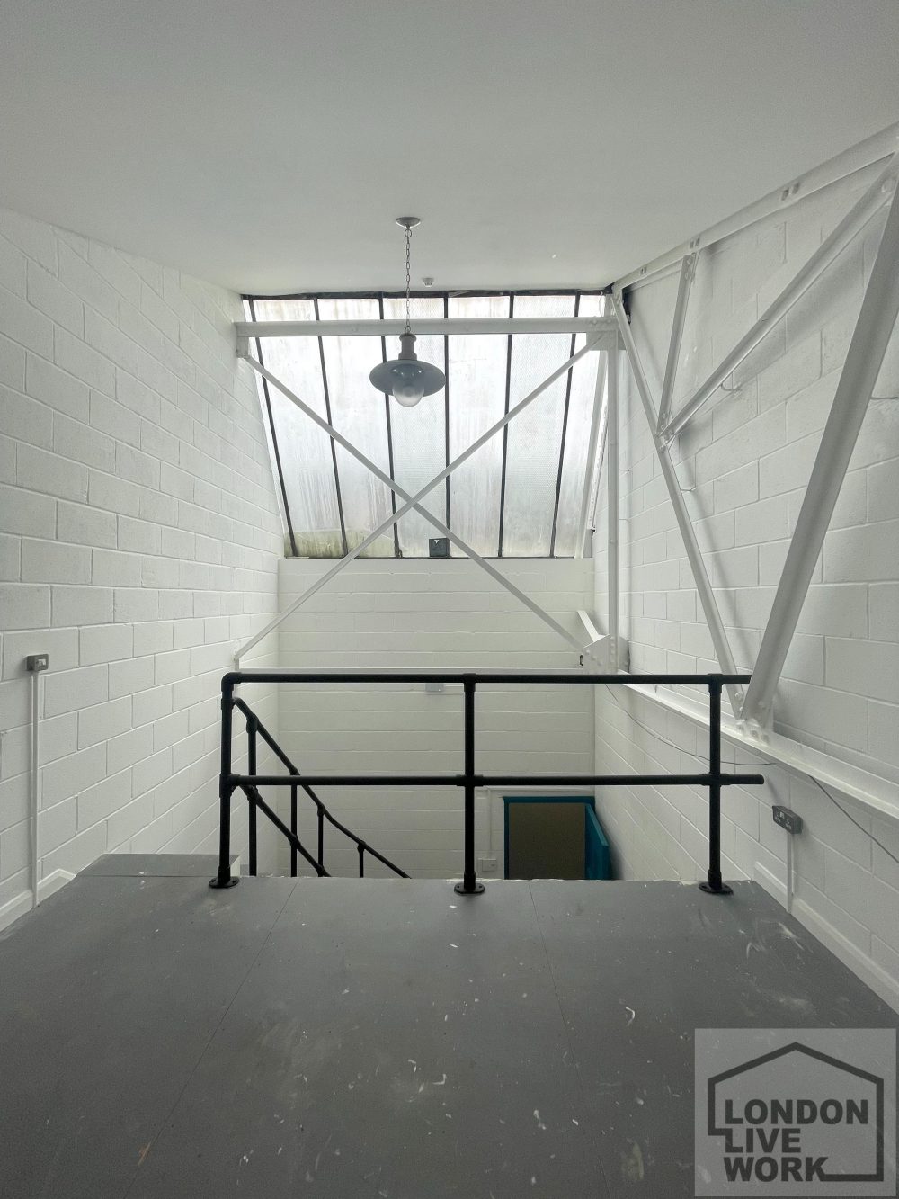 Art : Creative Studio to Rent in Warehouse in Hale Studios N17 5