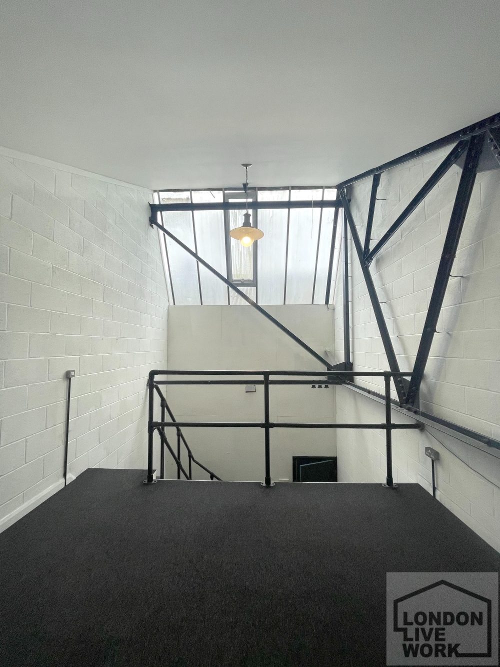 Art : Creative Studio to Rent in Warehouse in Hale Studios N17 6