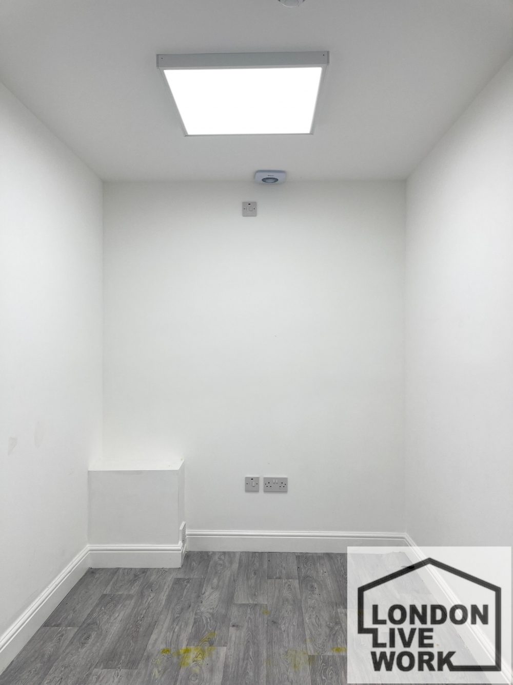 Art studio : creative workspace available to rent 1 min from Hackney Wick Station, Main Yard E9 Wallis Road,2