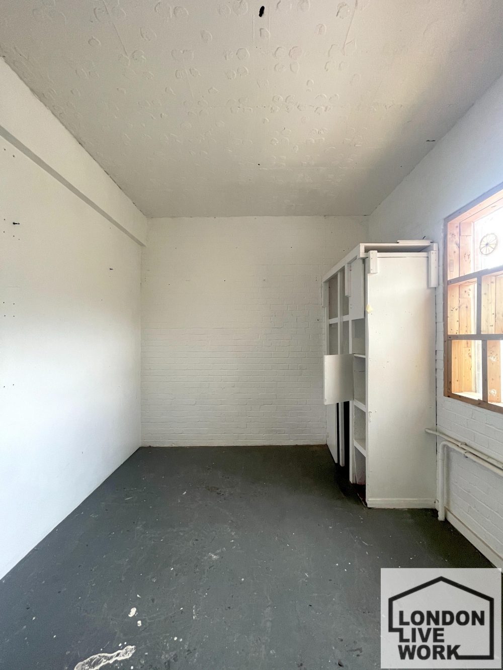 Artist studio space to rent in warehouse in Markfield Road, N15 Seven Sisters 2