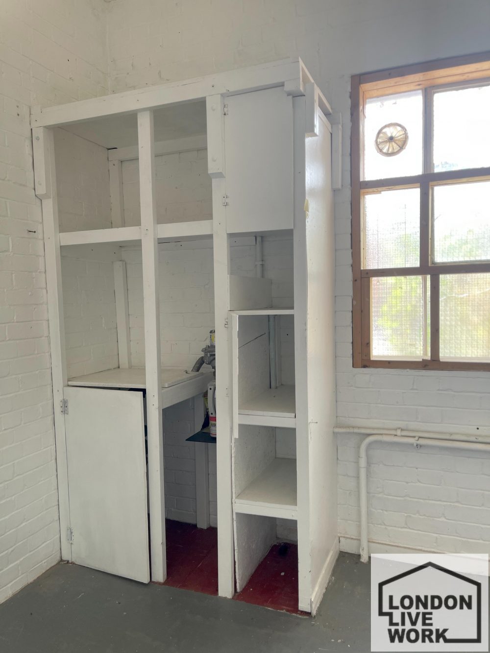 Artist studio space to rent in warehouse in Markfield Road, N15 Seven Sisters 3