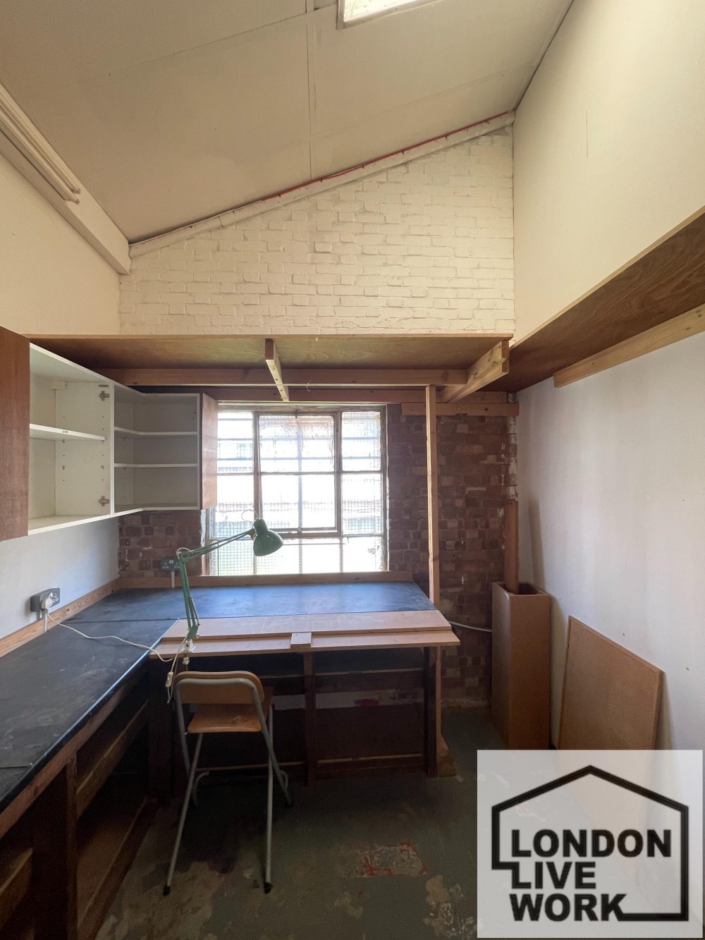Artist studio space to rent in warehouse in Markfield Road, N15 Seven Sisters 3