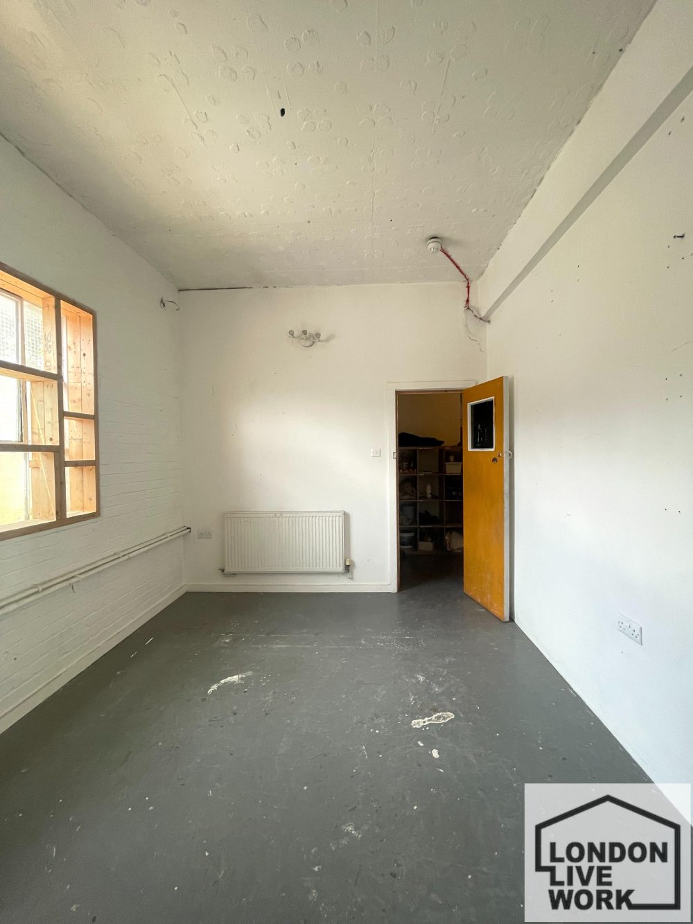 Artist studio space to rent in warehouse in Markfield Road, N15 Seven Sisters 4