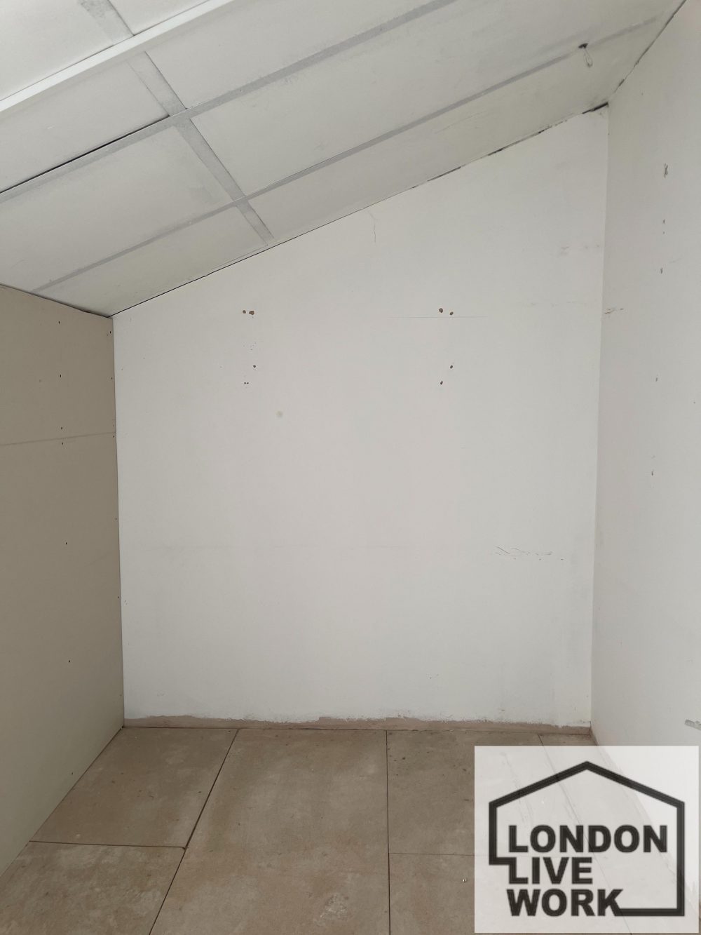 Artist studio space to rent in warehouse in Markfield Road, N15 Seven Sisters 7