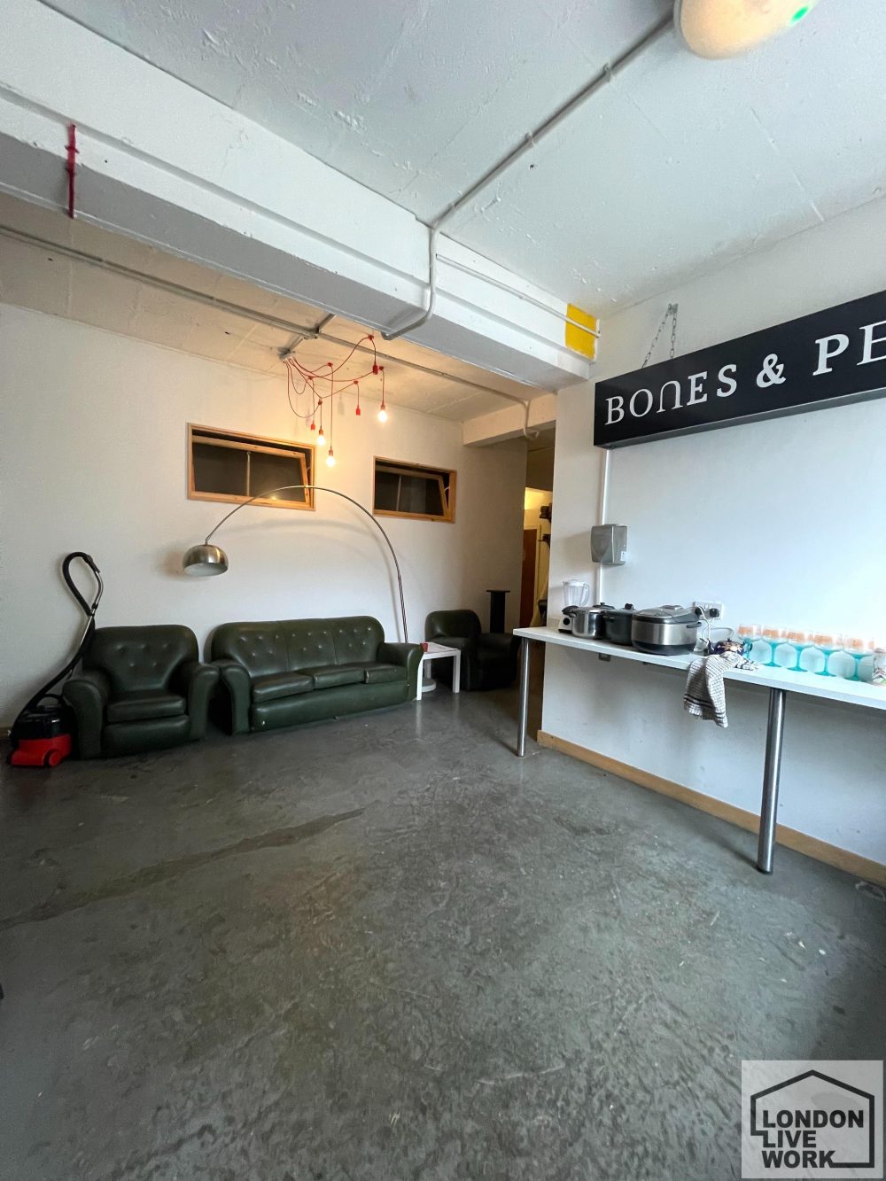 N15-artist-studio-to-rent-in-warehouse-1