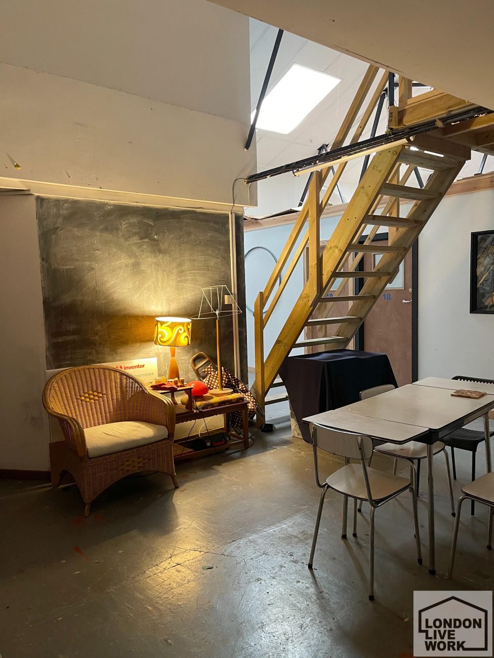 N15-artist-studio-to-rent-in-warehouse-11