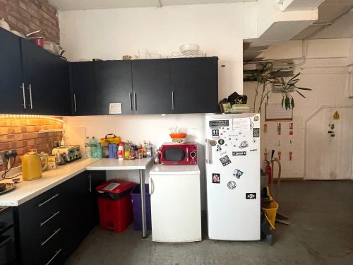 N15-artist-studio-to-rent-in-warehouse-2