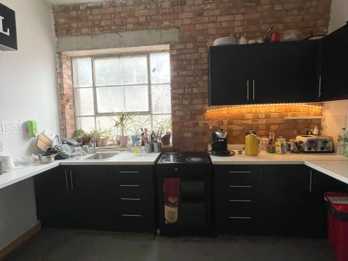 N15-artist-studio-to-rent-in-warehouse-3